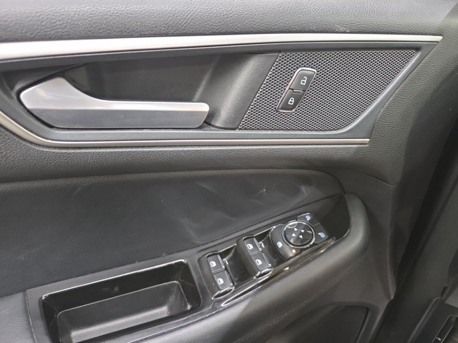 Used 2019 Ford Edge SEL w/ Equipment Group 201A AWD/4WD image 27