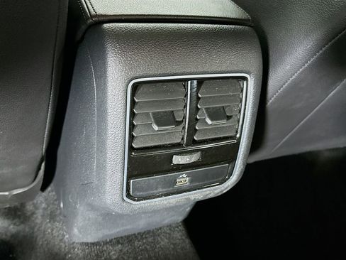 Used 2017 Volkswagen Passat 1.8T SE image 33