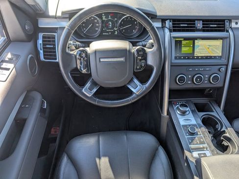 Used 2020 Land Rover Discovery Landmark AWD/4WD image 10