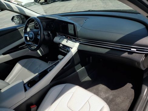 Used 2024 Hyundai Elantra Limited FWD image 16