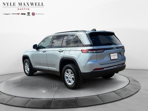 New 2025 Jeep Grand Cherokee Laredo w/ MOPAR Finishing Package image 13