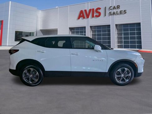Used 2025 Chevrolet Blazer LT FWD image 5