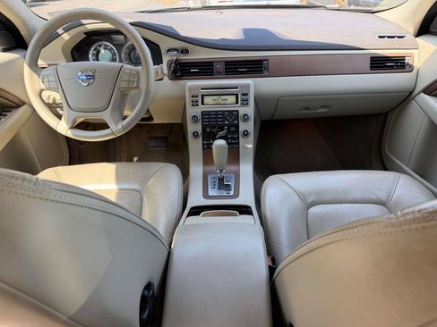 Used 2010 Volvo XC70 3.2 AWD/4WD image 8