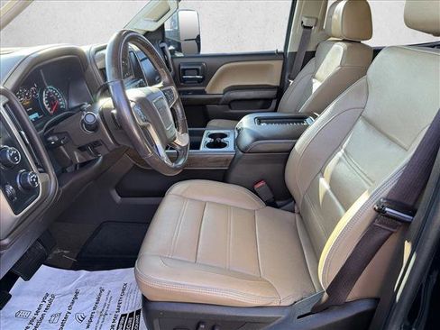 Used 2018 GMC Sierra 2500 Denali w/ Duramax Plus Package image 9