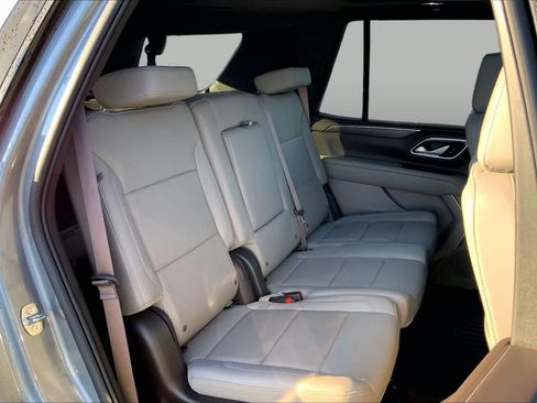 Used 2022 Chevrolet Tahoe Z71 w/ Z71 Off-Road Package AWD/4WD image 19