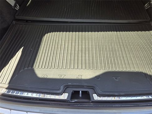 Used 2025 Volvo XC90 T8 Ultra w/ Protection Package Premier image 42