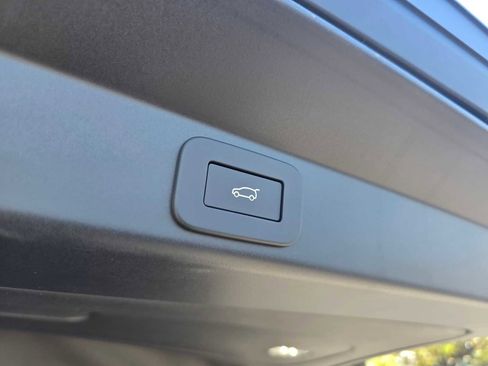 New 2025 Land Rover Range Rover Sport Dynamic SE image 18