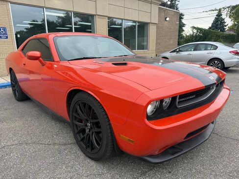 Used 2009 Dodge Challenger SRT8 w/ SRT Option Group II image 5