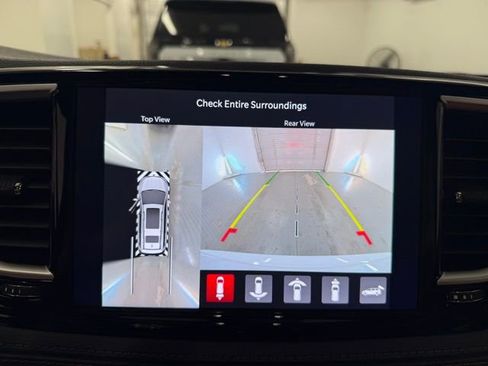 New 2026 Chrysler Pacifica Pinnacle image 21