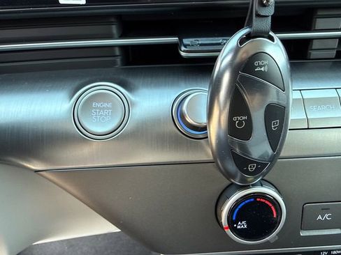 New 2026 Hyundai Kona SE image 30