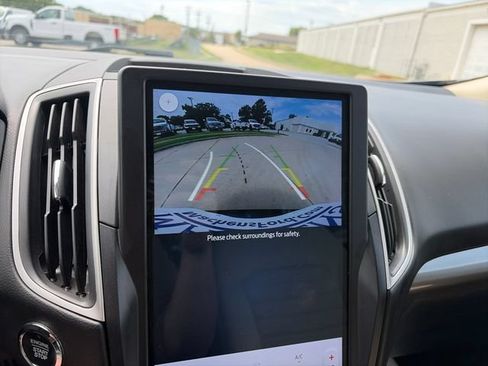Used 2024 Ford Edge SE AWD/4WD image 16