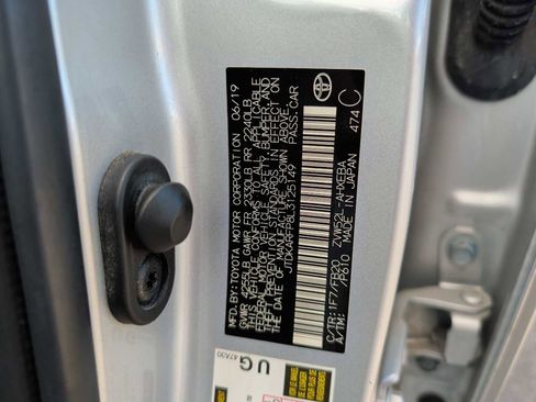 Used 2020 Toyota Prius Prime LE image 25