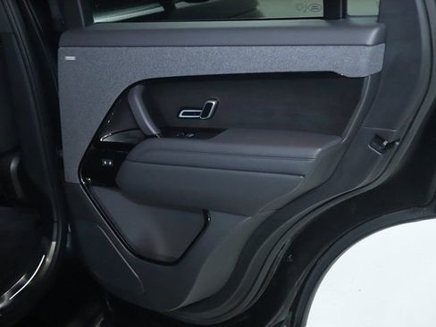 Certified 2025 Land Rover Range Rover Sport SE image 34