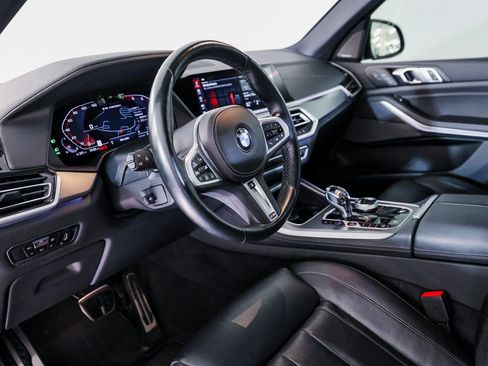 Used 2022 BMW X5 M50i w/ Executive Package image 4