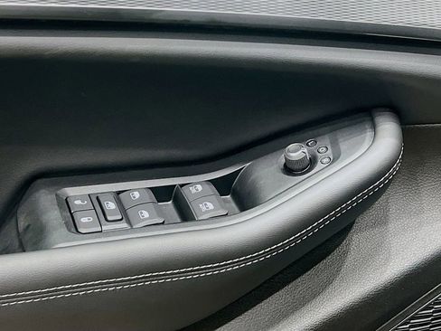 New 2025 Jeep Grand Cherokee Laredo w/ Luxury Tech Group I image 17