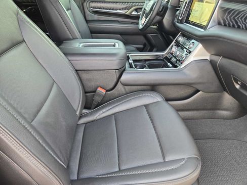 Certified 2023 GMC Yukon Denali AWD/4WD image 15