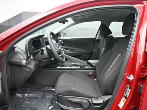 Certified 2026 Hyundai Elantra SE FWD image 12