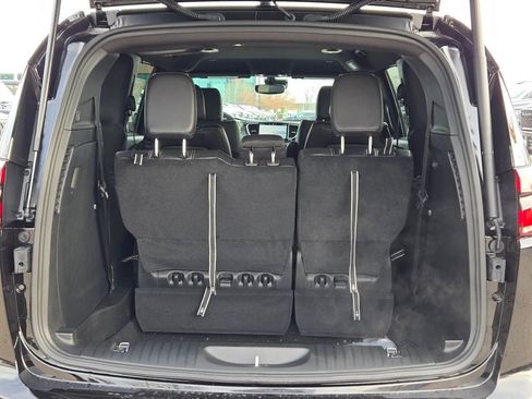 New 2026 Chrysler Pacifica Select image 16