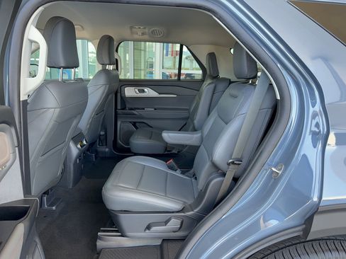 Certified 2025 Ford Explorer Active w/ Active Comfort Package RWD image 12