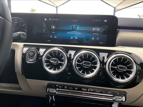 Used 2022 Mercedes-Benz A 220 image 36