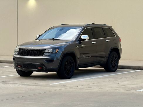 Used 2018 Jeep Grand Cherokee Limited RWD image 3
