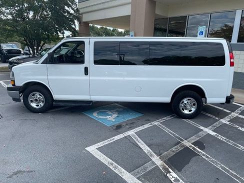 Used 2020 Chevrolet Express 3500 LT w/ LT Preferred Equipment Group image 4