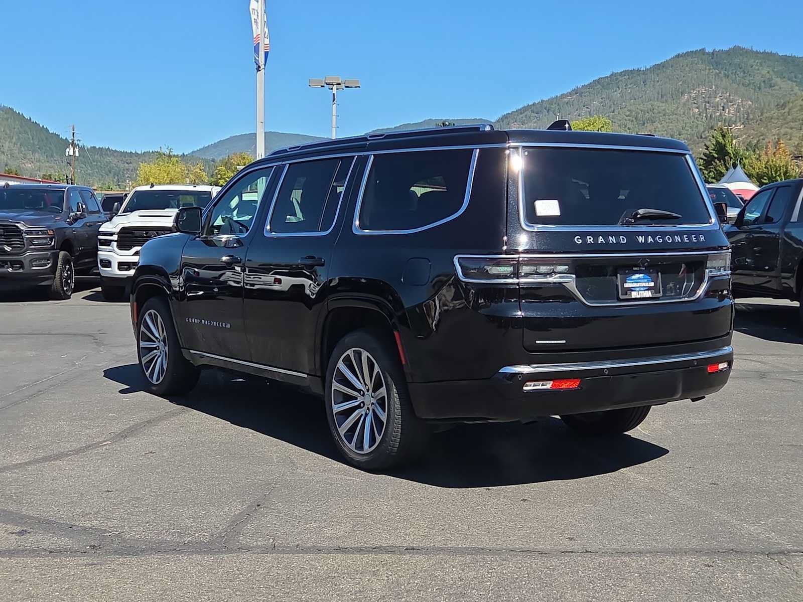 Used 2023 Jeep Grand Wagoneer 4WD w/ Convenience Group III image 12