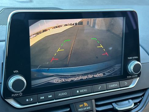 Used 2023 Nissan Altima 2.5 SV image 17