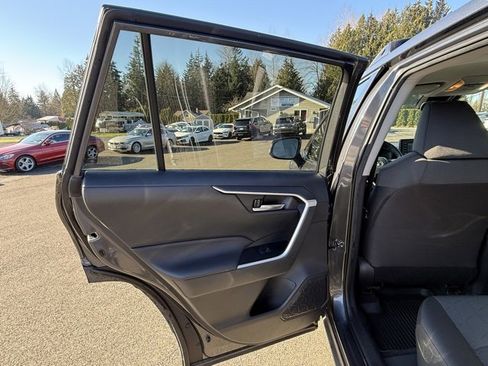 Used 2021 Toyota RAV4 XLE w/ XLE Grade Weather Package image 20