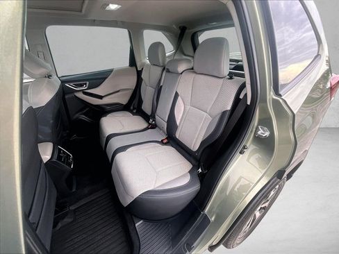 Used 2021 Subaru Forester Premium AWD/4WD image 28