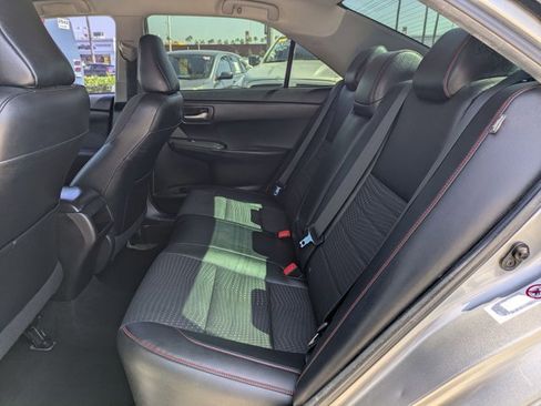 Used 2015 Toyota Camry SE image 17