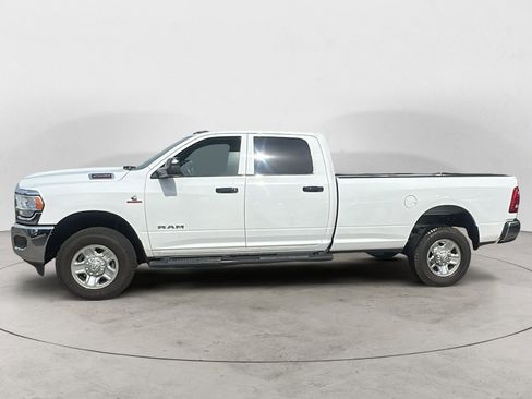 Used 2022 RAM 2500 Tradesman w/ Chrome Appearance Group AWD/4WD image 3