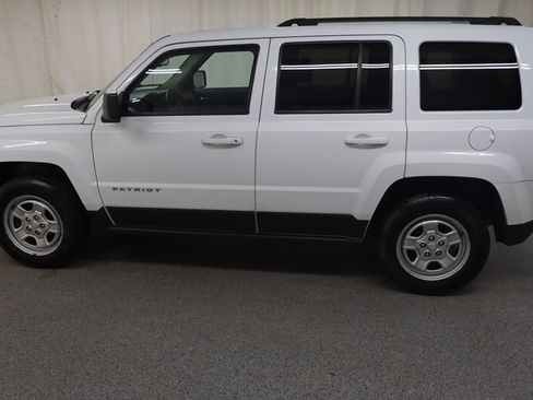 Used 2016 Jeep Patriot Sport w/ Power Value Group AWD/4WD image 4