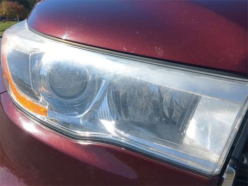 Used 2014 Toyota Highlander XLE image 9