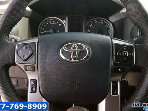 Used 2020 Toyota Tacoma SR5 AWD/4WD image 15