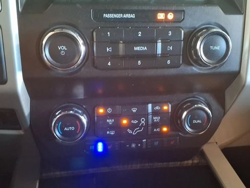 Used 2019 Ford F250 Lariat w/ Lariat Value Package AWD/4WD image 20
