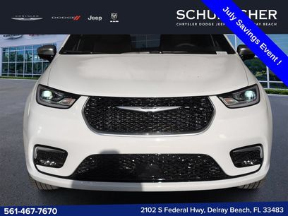 New 2025 Chrysler Pacifica Pinnacle w/ Trailer Tow Group