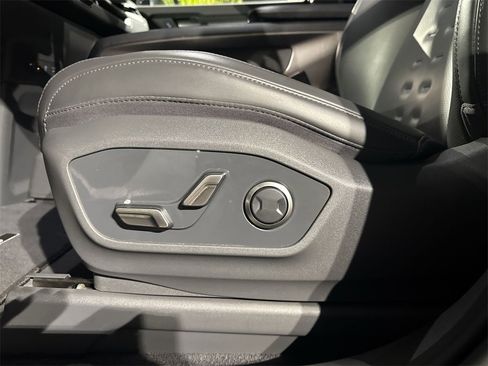 Used 2024 Kia EV9 Wind image 14