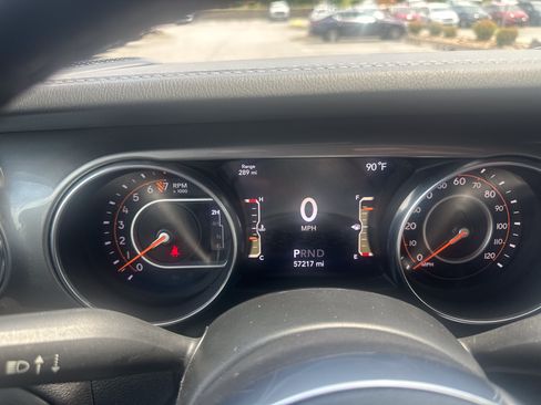 Used 2020 Jeep Wrangler Unlimited Sahara AWD/4WD image 40