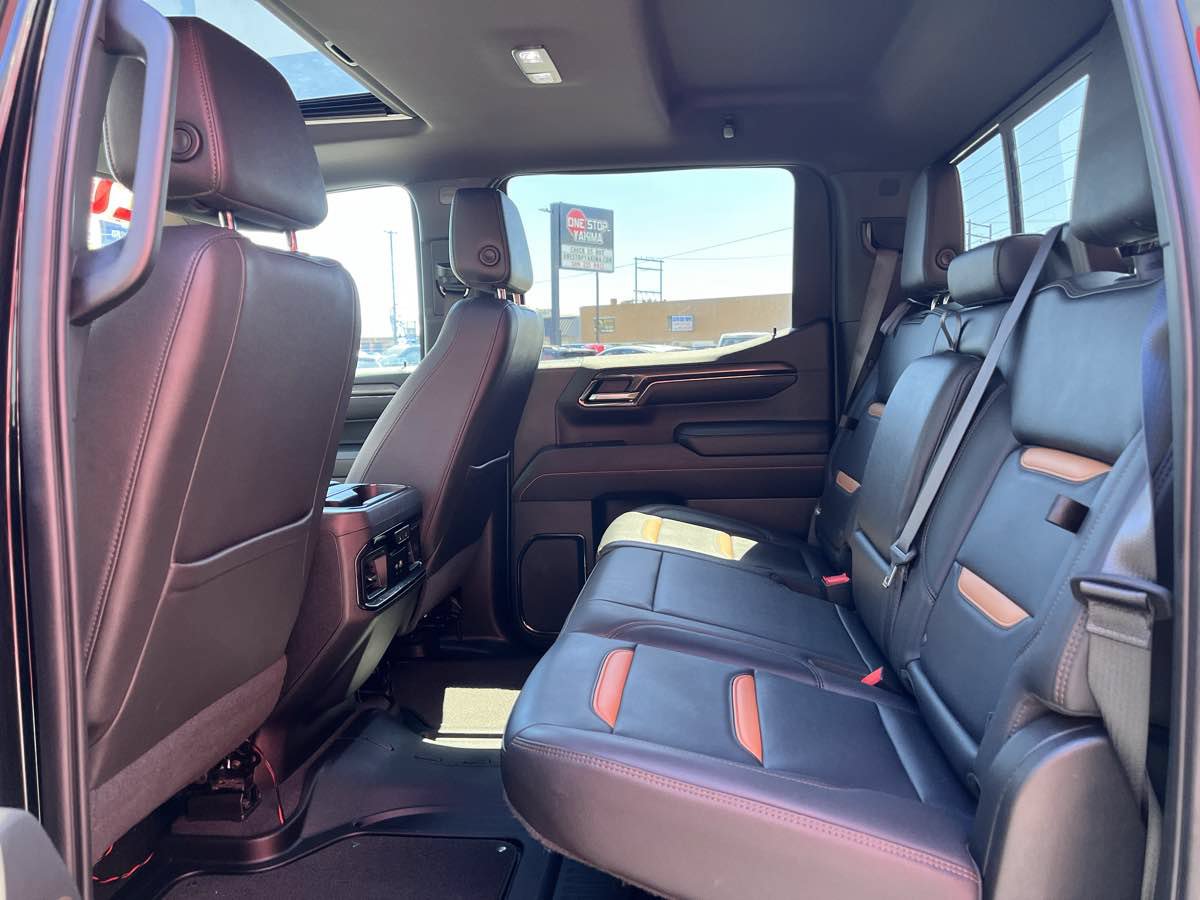 Used 2022 GMC Sierra 1500 AT4 w/ AT4 Premium Package AWD/4WD image 11