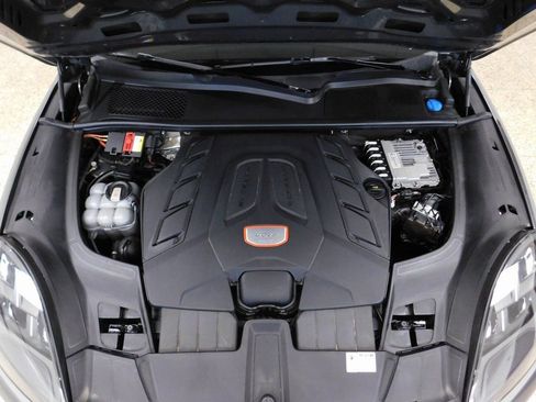 Used 2021 Porsche Cayenne GTS image 15