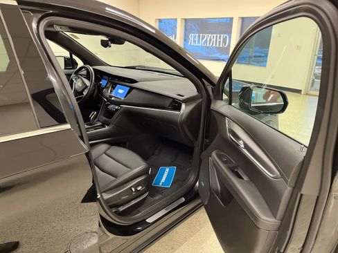 Used 2024 Cadillac XT6 Luxury w/ LPO, Floor Liner Package image 16