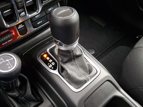 New 2026 Jeep Gladiator Mojave AWD/4WD image 10