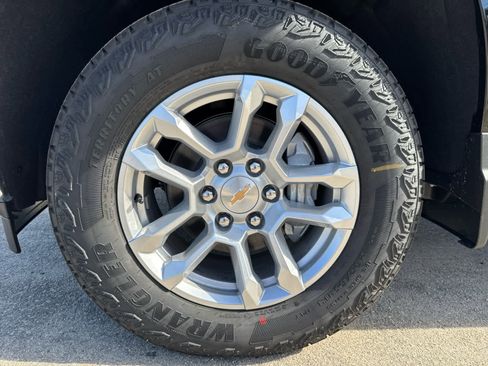 New 2026 Chevrolet Silverado 1500 LT w/ Z71 Off-Road Package image 30