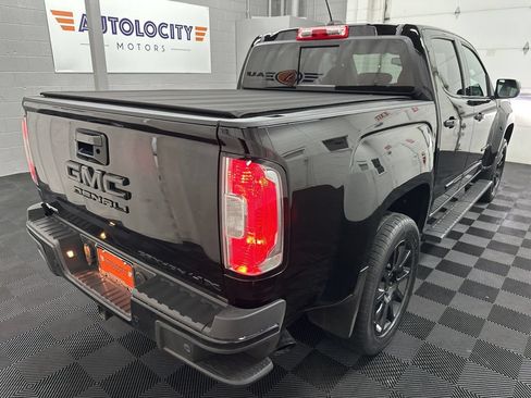 Used 2022 GMC Canyon Denali w/ Denali Black Edition Package AWD/4WD image 9