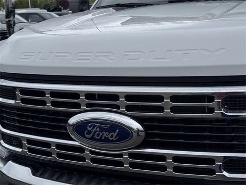 New 2025 Ford F550 4x4 Regular Cab Super Duty image 5