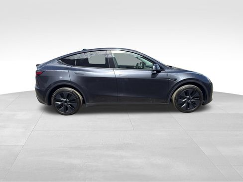 Used 2024 Tesla Model Y Long Range AWD/4WD image 6