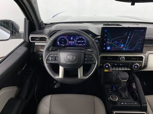 Used 2025 Toyota Tacoma Limited AWD/4WD image 17