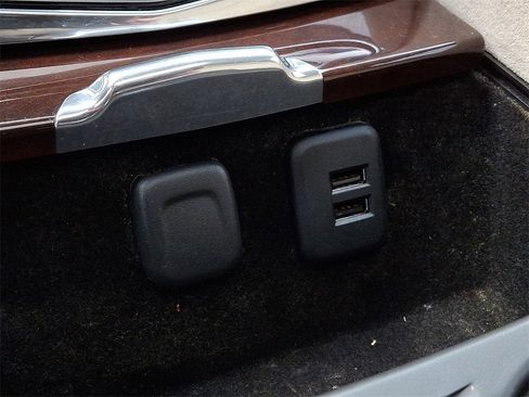 Certified 2015 Cadillac Escalade ESV Premium image 27