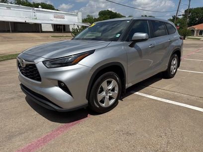 Used 2024 Toyota Highlander LE